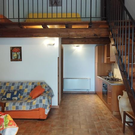 Agriturismo Le Cascine Кастель-ді-Тора Екстер'єр фото