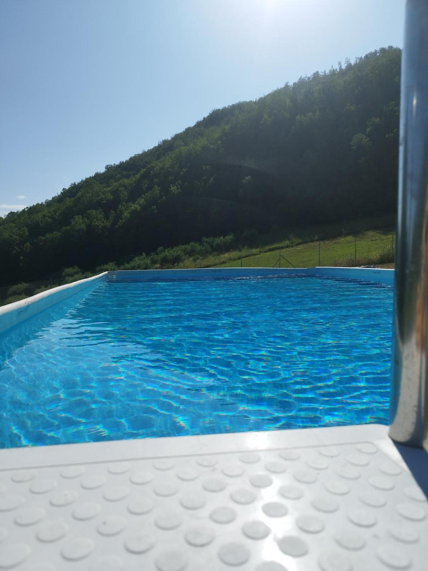 Agriturismo Le Cascine Кастель-ді-Тора Екстер'єр фото