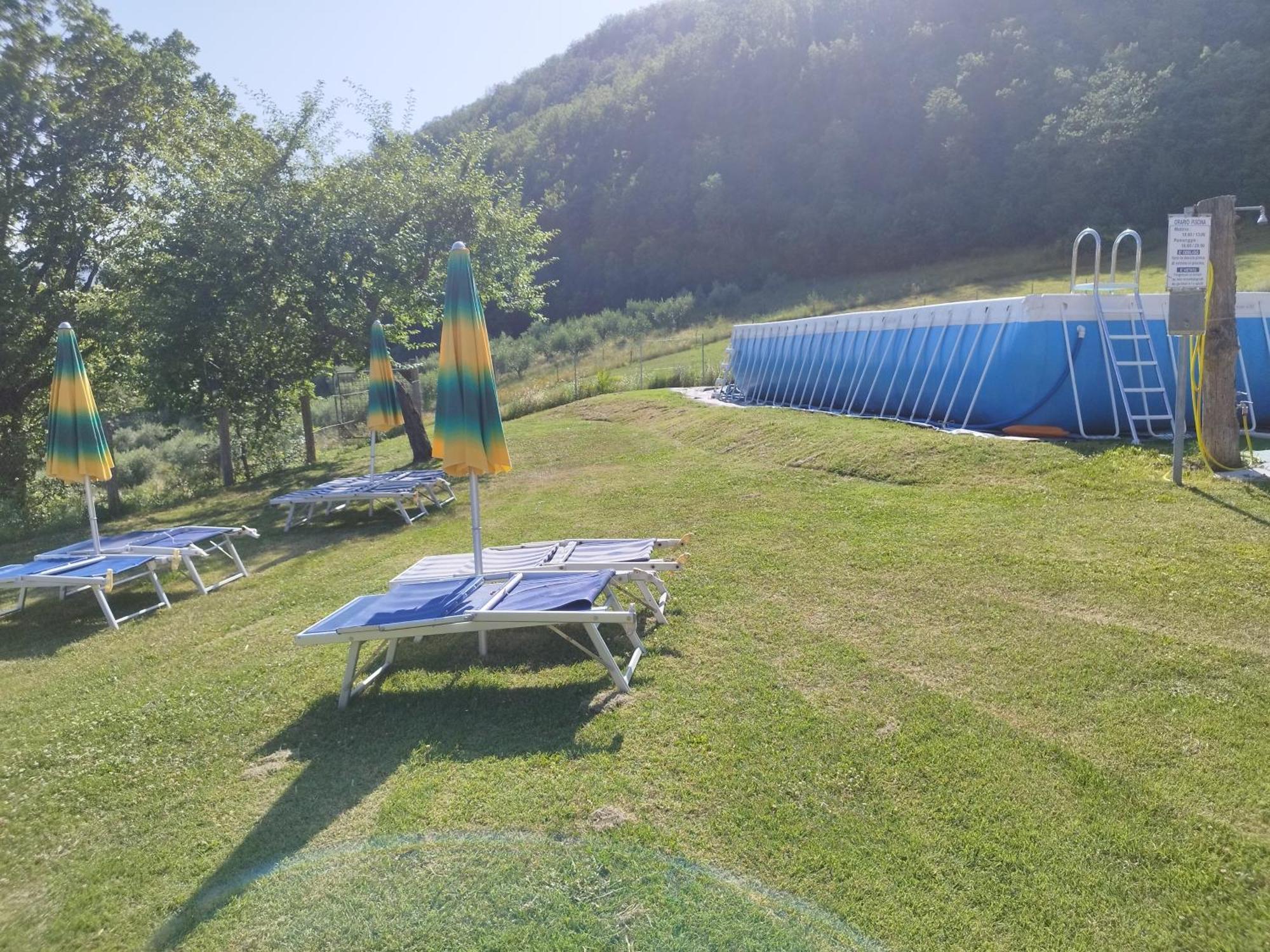 Agriturismo Le Cascine Кастель-ді-Тора Екстер'єр фото