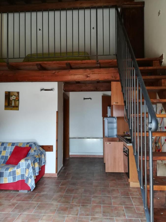 Agriturismo Le Cascine Кастель-ді-Тора Екстер'єр фото